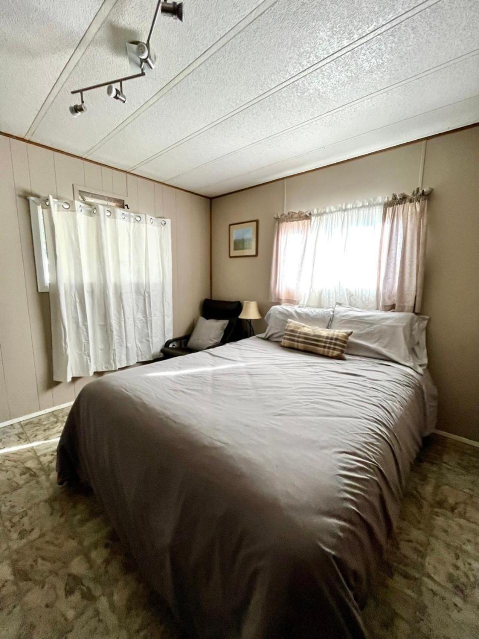 Roberts Roost Resort Quesnel Exteriör bild