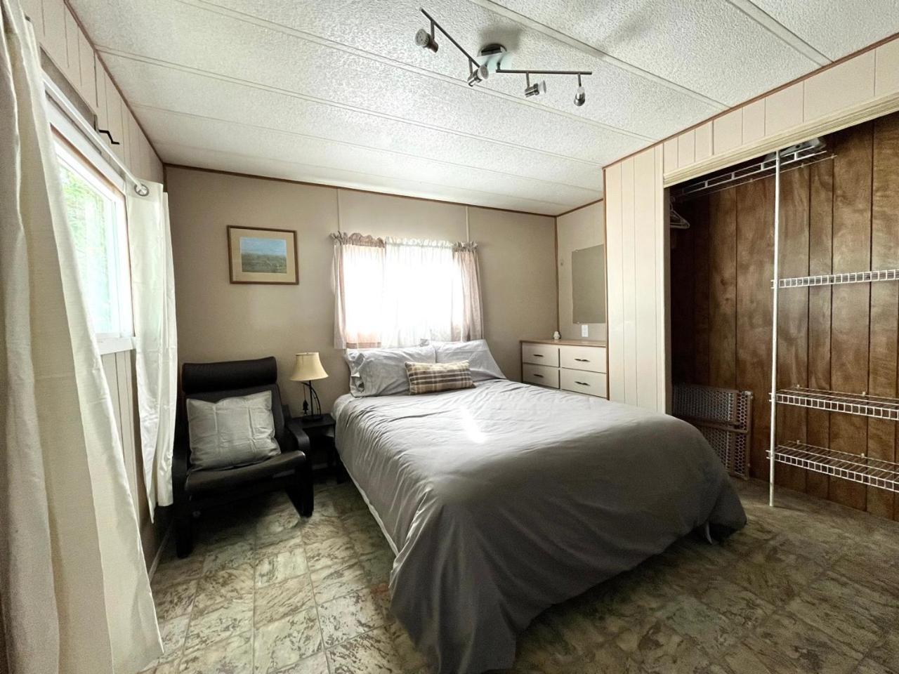 Roberts Roost Resort Quesnel Exteriör bild