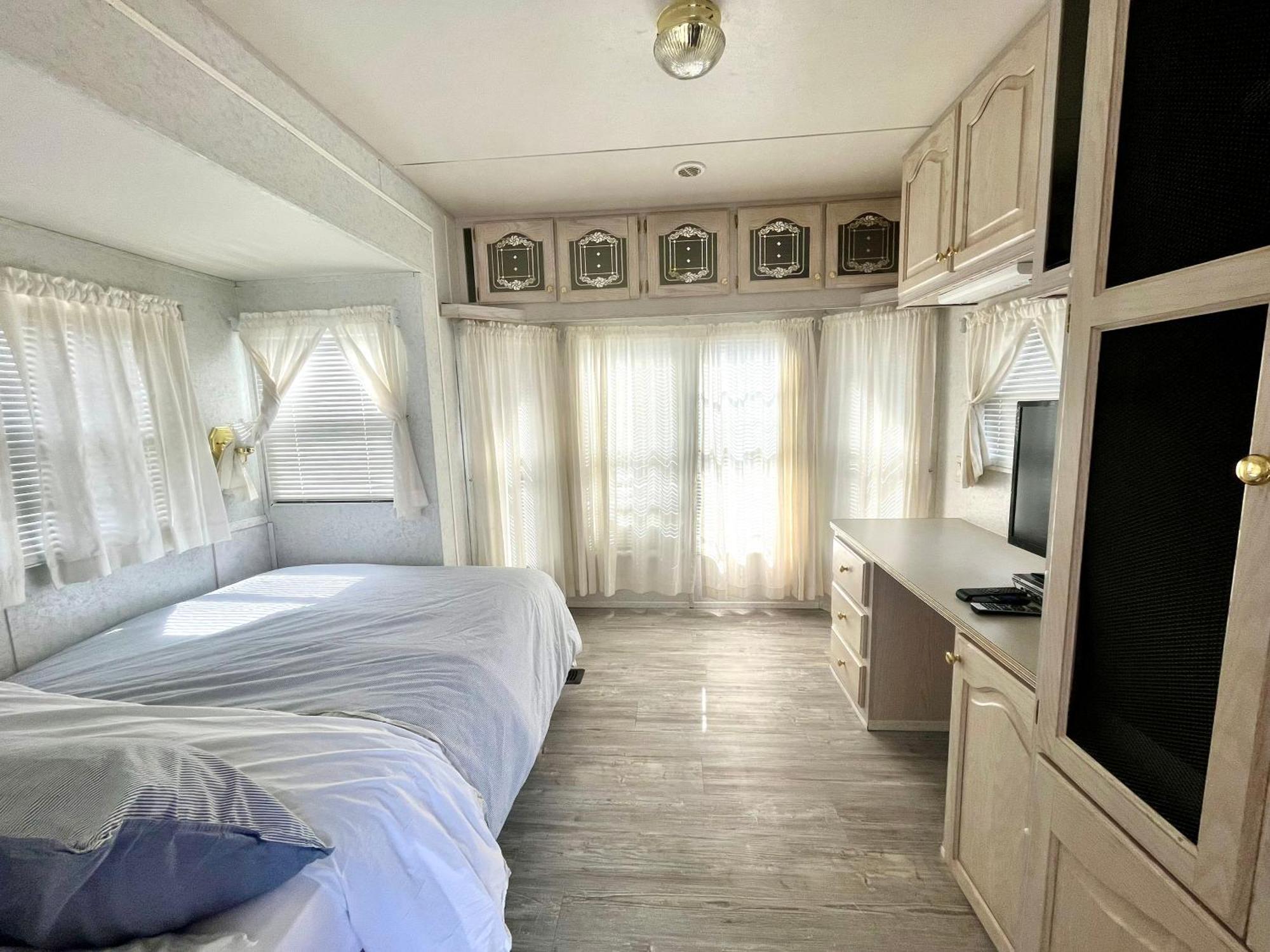 Roberts Roost Resort Quesnel Exteriör bild
