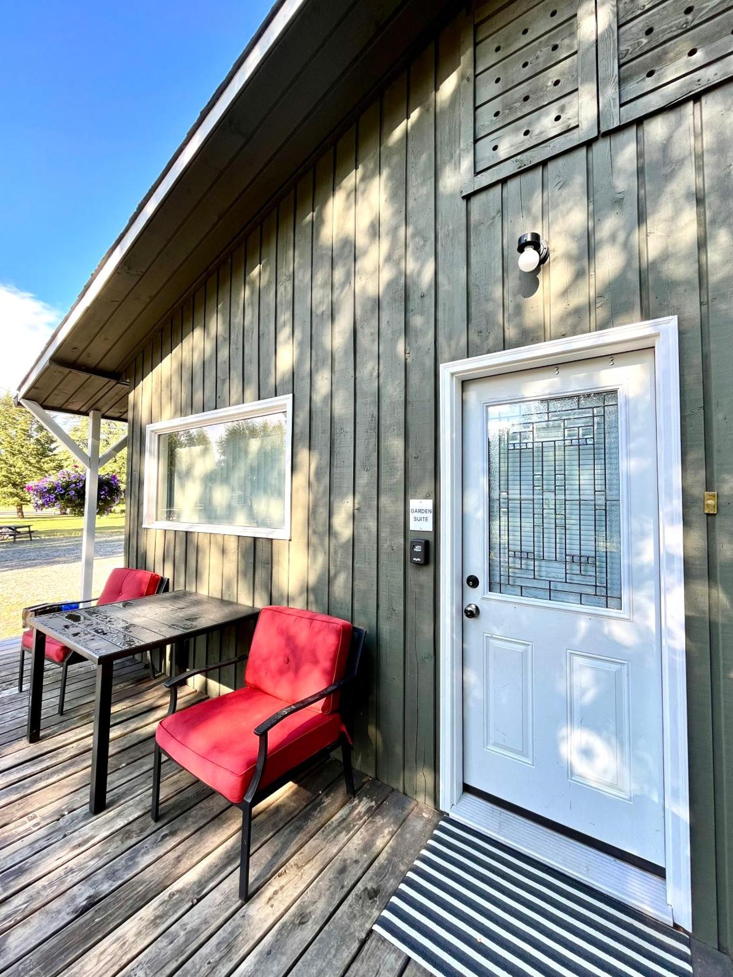 Roberts Roost Resort Quesnel Exteriör bild